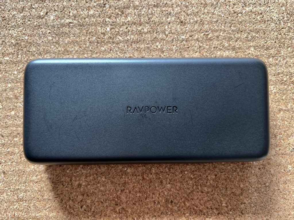 ガジェットポーチ 無印良品 中身 RAVPOWER モバイルバッテリー RP-PB201 外観