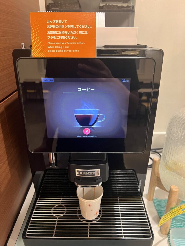 コンフォートホテル帯広 朝食会場 ラウンジスペース コーヒーマシン