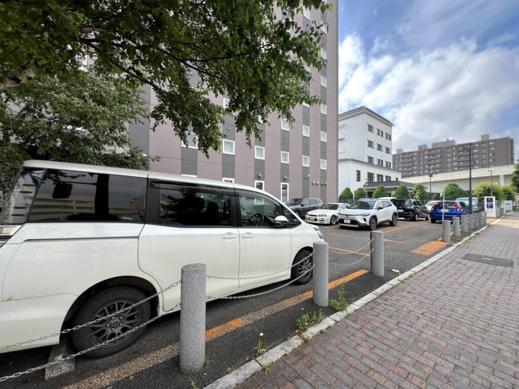 コンフォートホテル帯広 ホテル前駐車場