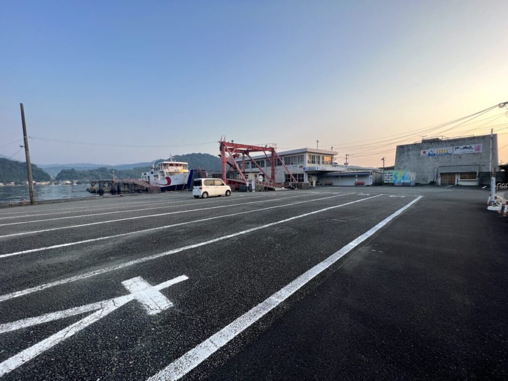フェリーなんきゅう 山川港 駐車場