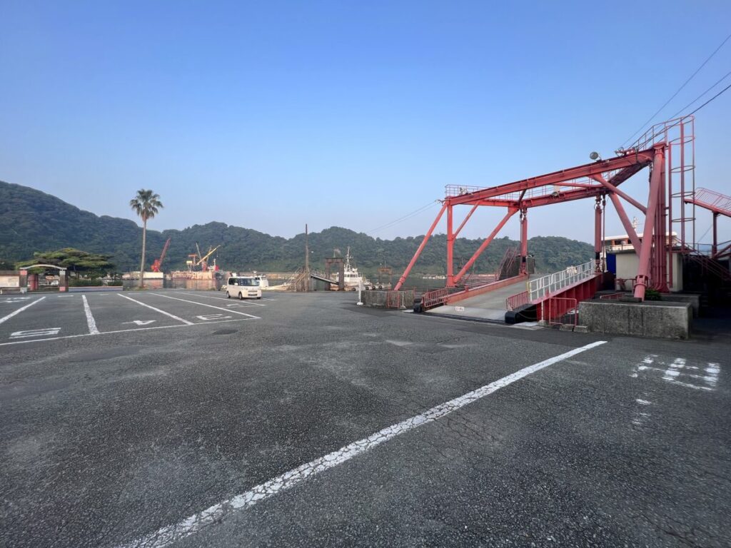 フェリーなんきゅう 山川港 駐車場