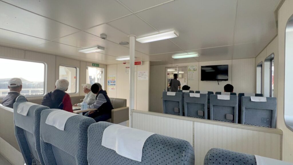 フェリーなんきゅう 山川港 船内座席