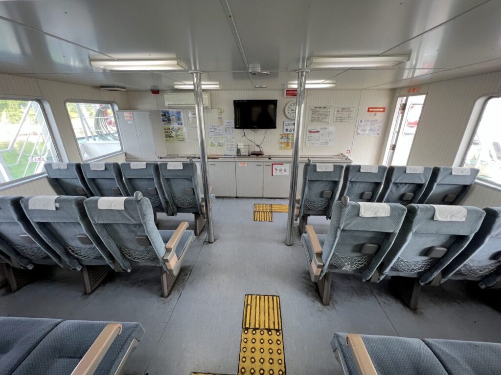 フェリーなんきゅう 山川港 船内座席