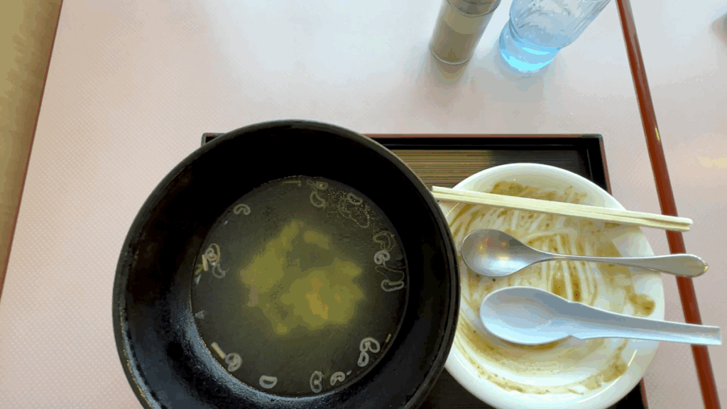 稚内空港 レストラン 塩ラーメン半カレーセット