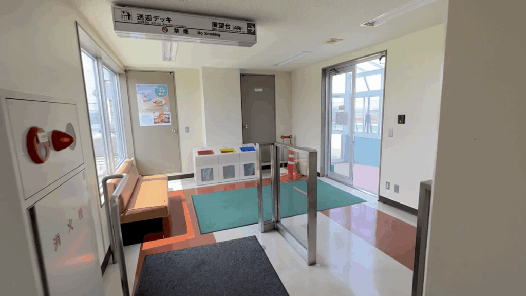 稚内空港 3F 送迎デッキ