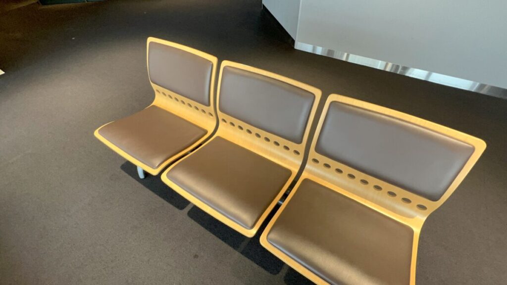 佐賀空港 建物内 椅子