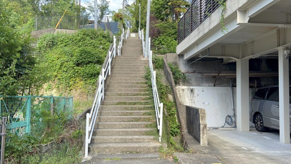 平和祈念像 アクセス 階段