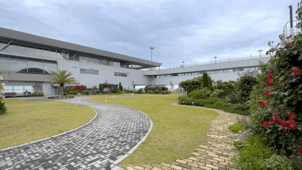 山口宇部空港 バラ園