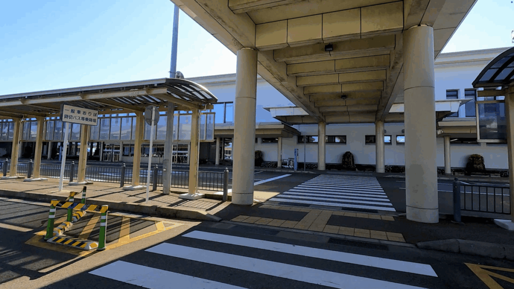 小松空港 空港建物 通路 屋根