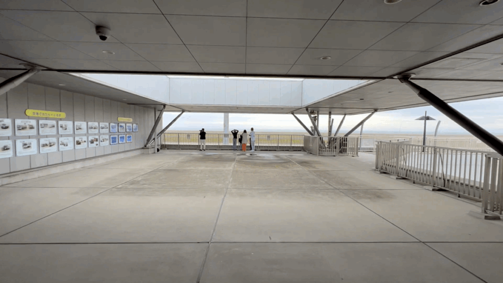 山口宇部空港 空港建物内 送迎デッキ