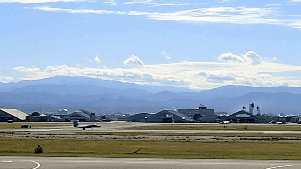 小松空港 空港建物3F 展望デッキ 滑走路 戦闘機 航空自衛隊