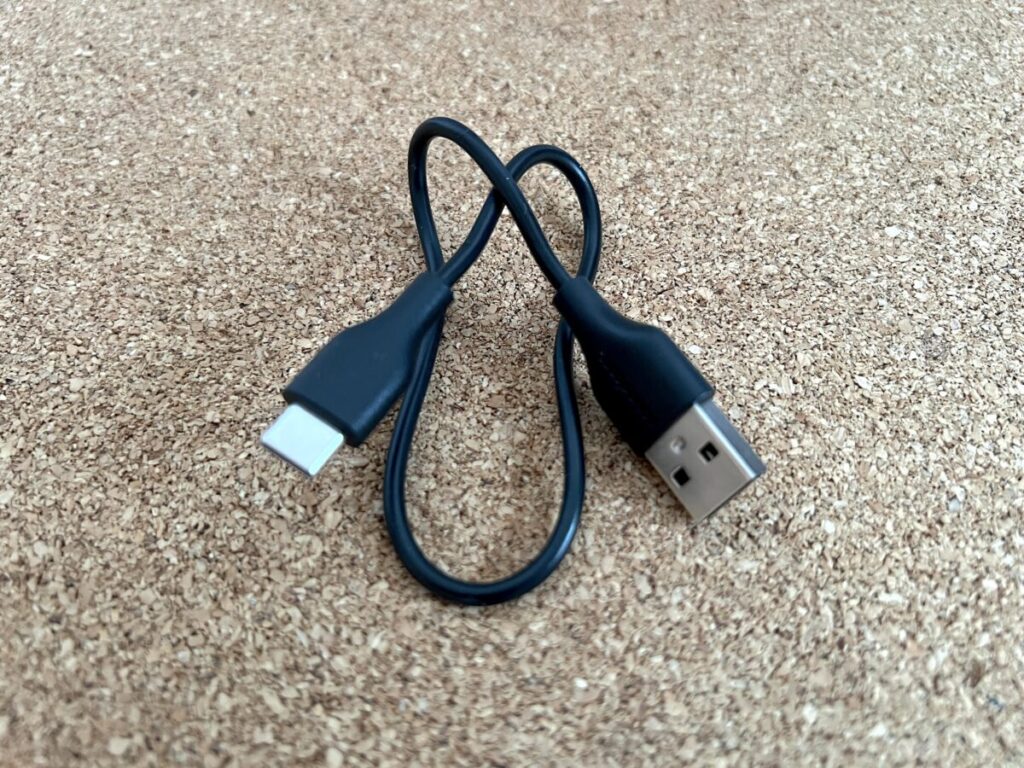 Soundcore Liberty 5 開封 内容物 USB-A USB-Cケーブル