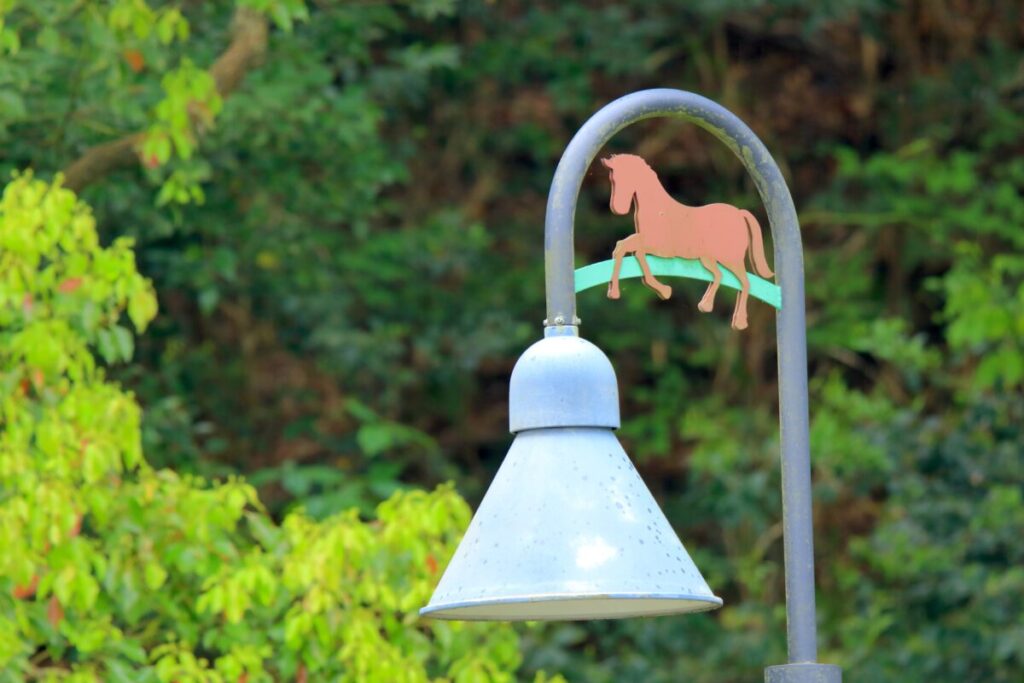 野間馬 野間馬ハイランド 街灯 馬