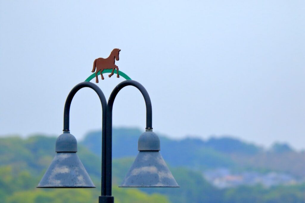 野間馬 野間馬ハイランド 街灯 馬
