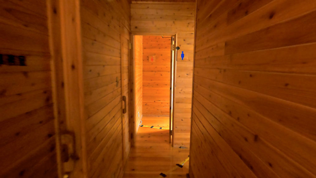 寒立馬 尻屋崎ビジターハウス 建物内 トイレ