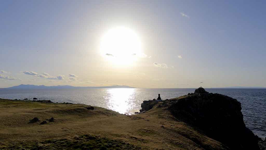 寒立馬 尻屋埼放牧場 尻屋埼灯台 徒歩