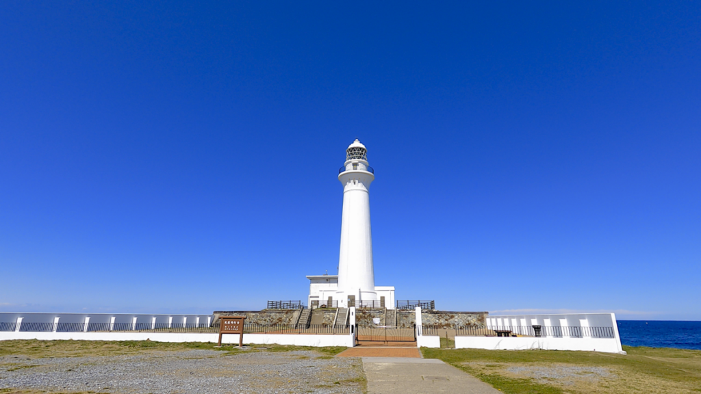 寒立馬 尻屋崎放牧場 尻屋埼灯台