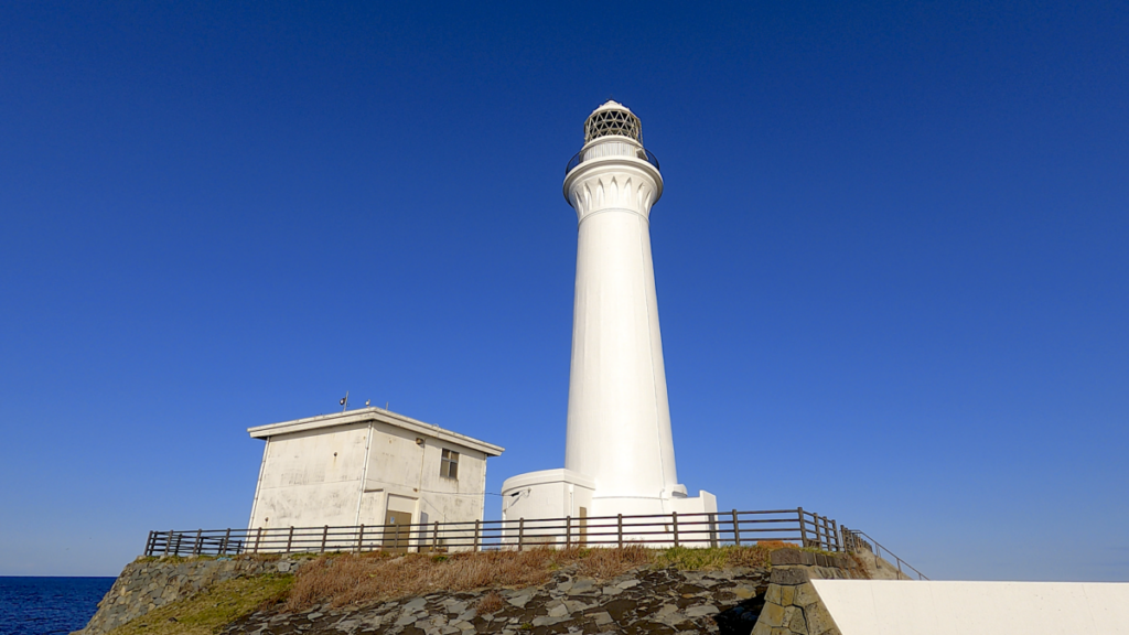 寒立馬 尻屋埼放牧場 尻屋埼灯台 徒歩