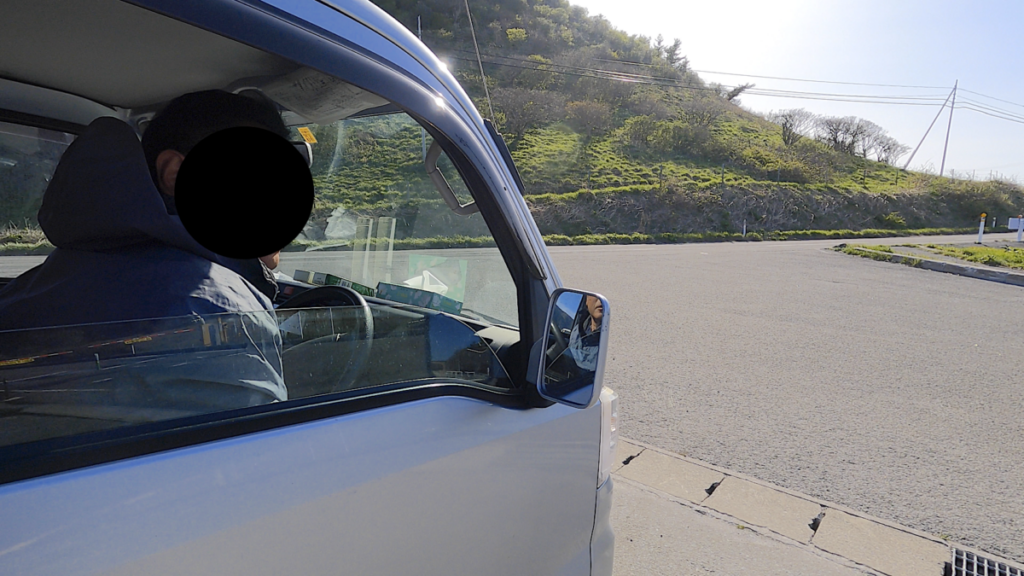 寒立馬 尻屋崎放牧場 軽トラ おじさん 尻屋牧野組合・寺道和廣さん