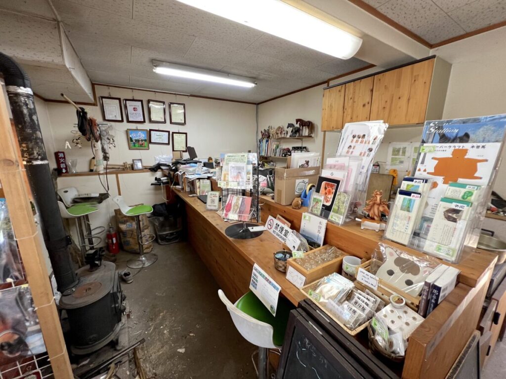 日本在来馬 木曽馬 木曽馬の里 乗馬体験受付 事務所