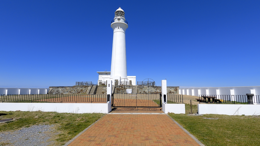 寒立馬 尻屋崎放牧場 尻屋埼灯台