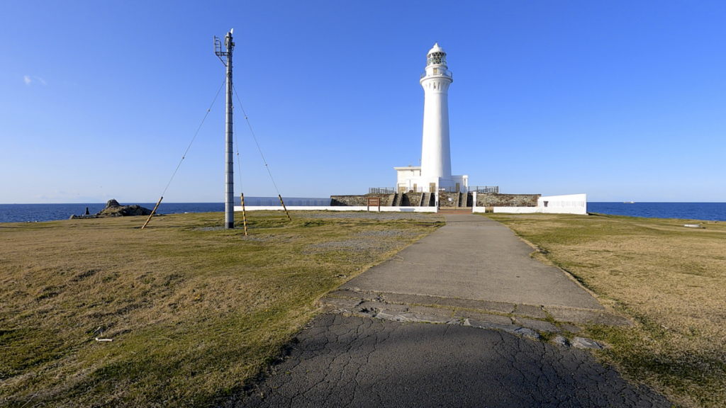 寒立馬 尻屋埼放牧場 尻屋埼灯台 徒歩