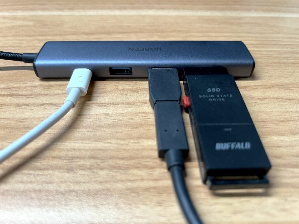 デスクトップ環境 ケーブル 外付けSDD