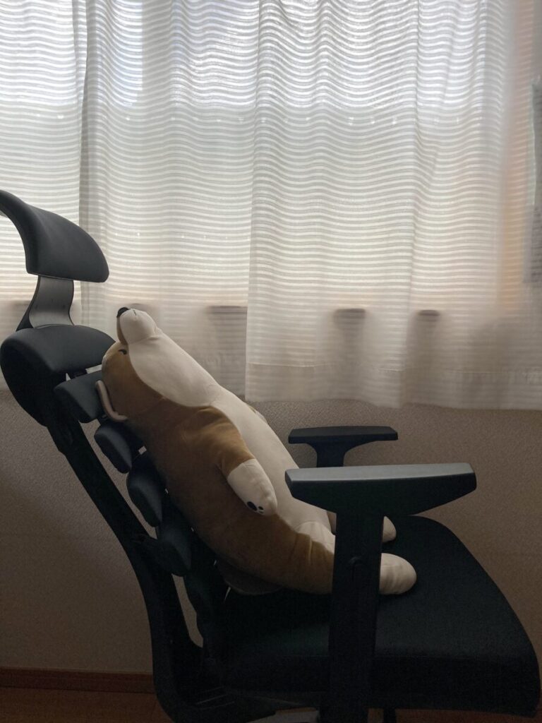 デスクトップ環境 椅子 ニトリ エルゴクエスト 背もたれ