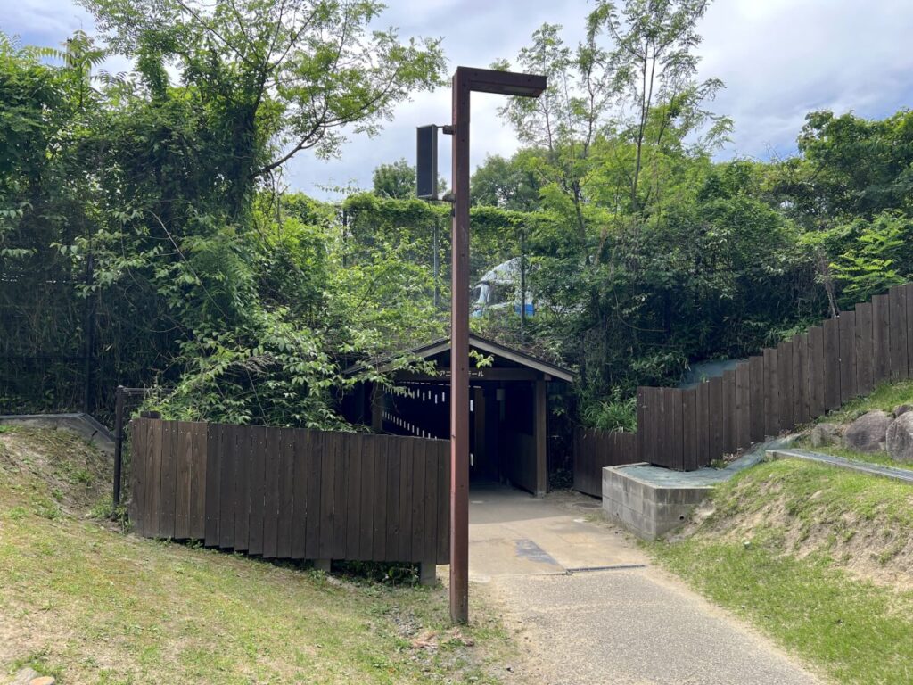 岡崎市東公園動物園 動物ふれあい広場