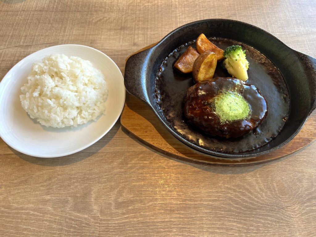 カミシホロホテル 周辺情報 道の駅かみしほろ La Table de KAMISHIHORO ハンバーグ