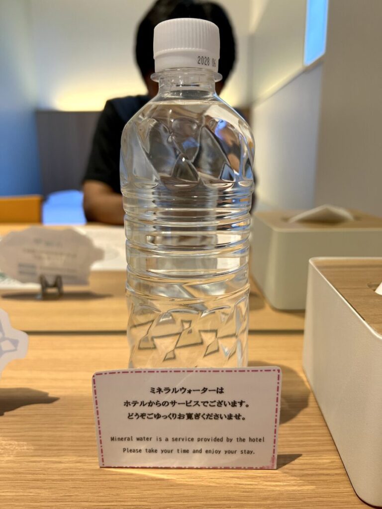 カミシホロホテル 客室 机 ウェルカムドリンク