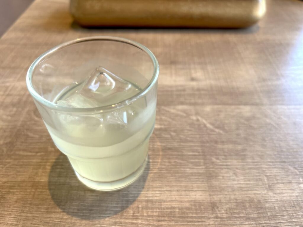 道の駅かみしほろ レストラン ドリンクバー アップルジュース